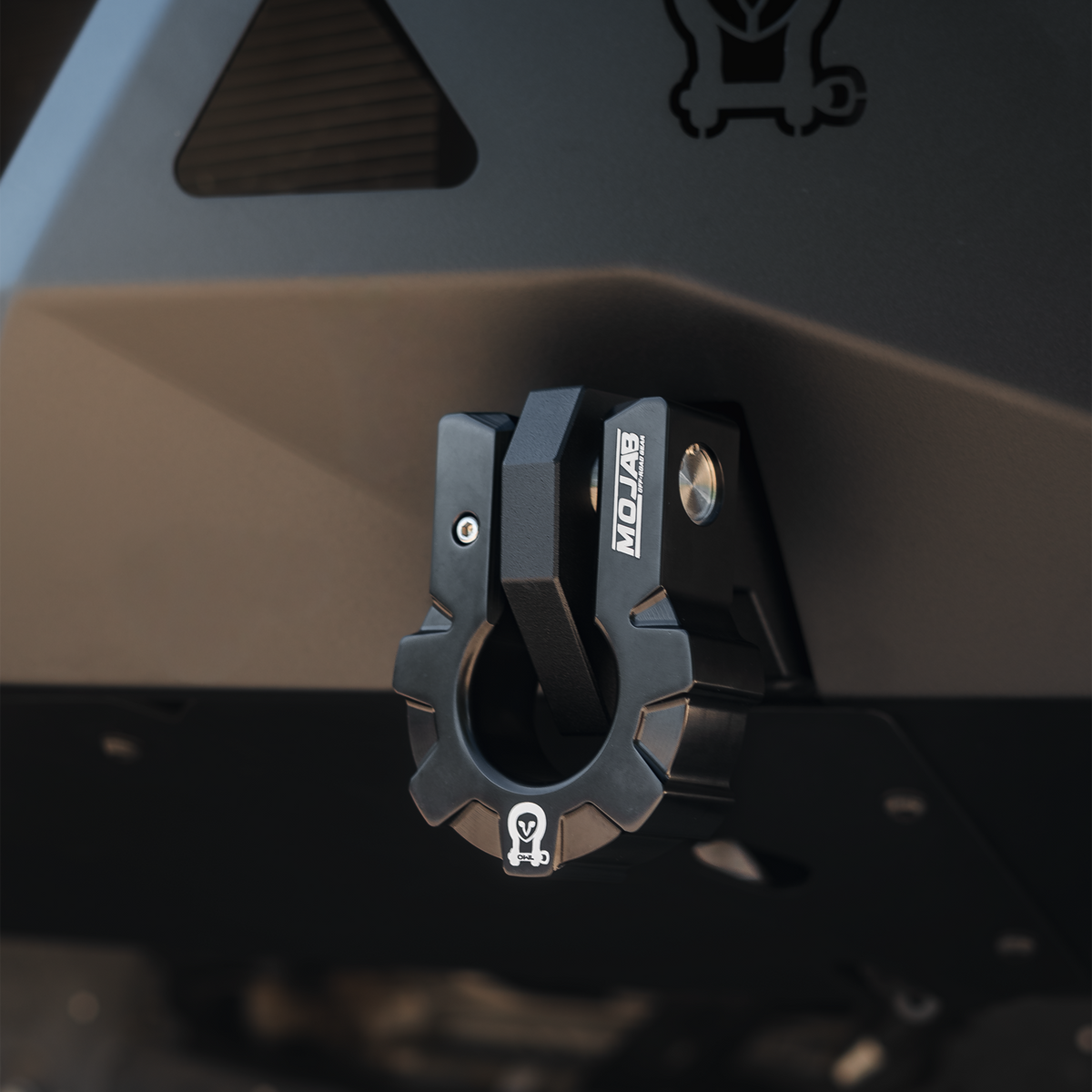 Mojab-Owl-shackle--1575x2100-