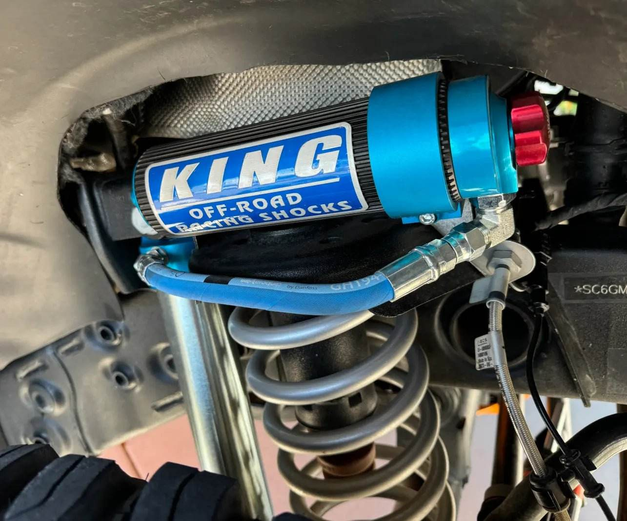 Grenadier Shocks : King 2.5" Adjustable Reservoir - Owl Outdoor