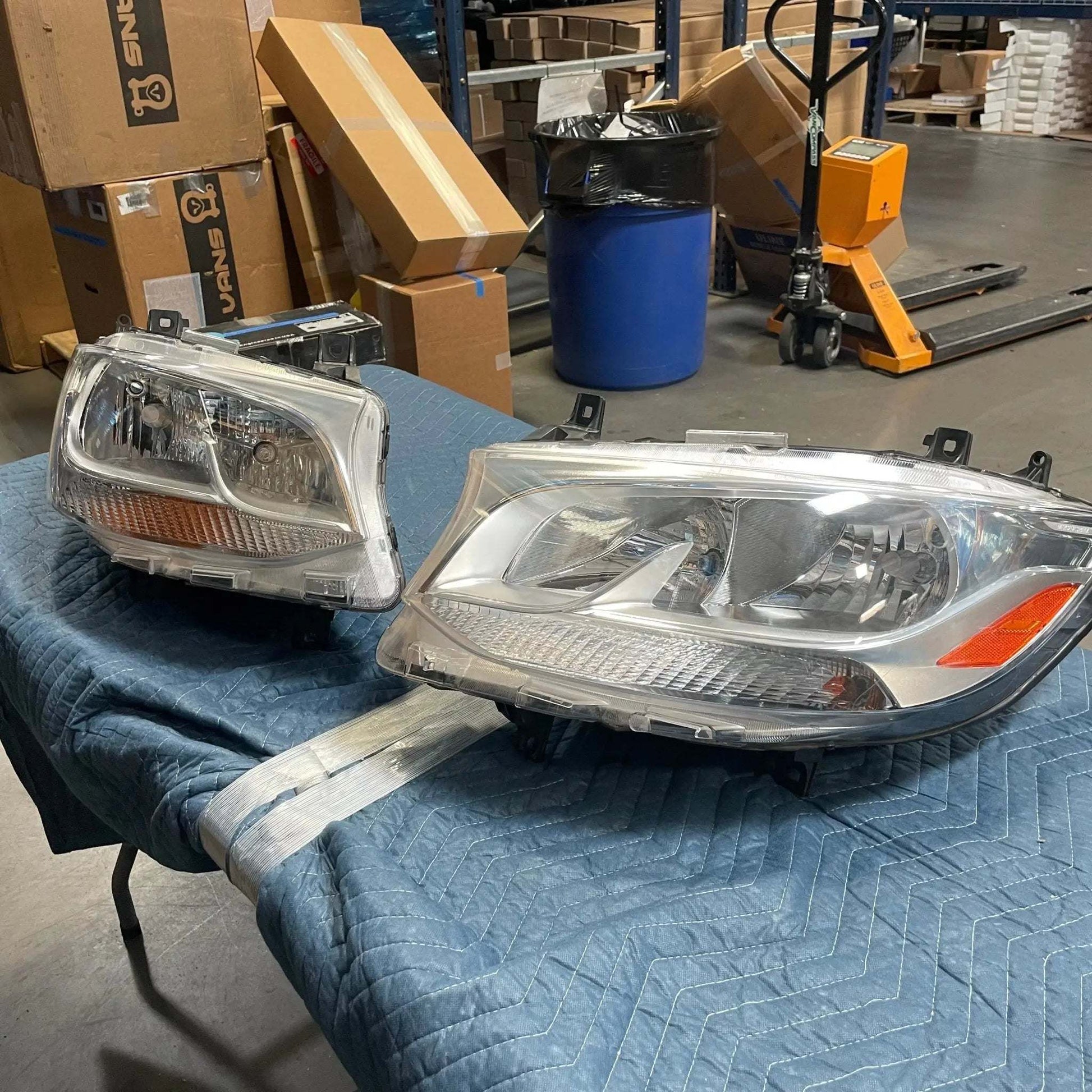 Open Box VS30 FACTORY MERCEDES SPRINTER HALOGEN HEADLIGHT SET - OPEN BOX 3 - Owl Outdoors