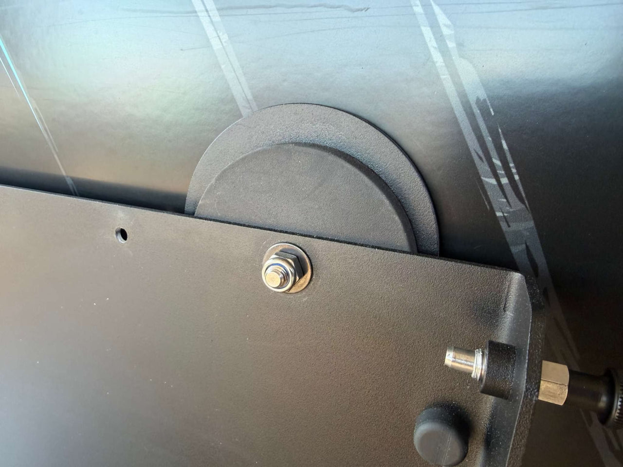 Magnetic Mounting Plates: Starlink / Trail Trash / Trax Table – view 4