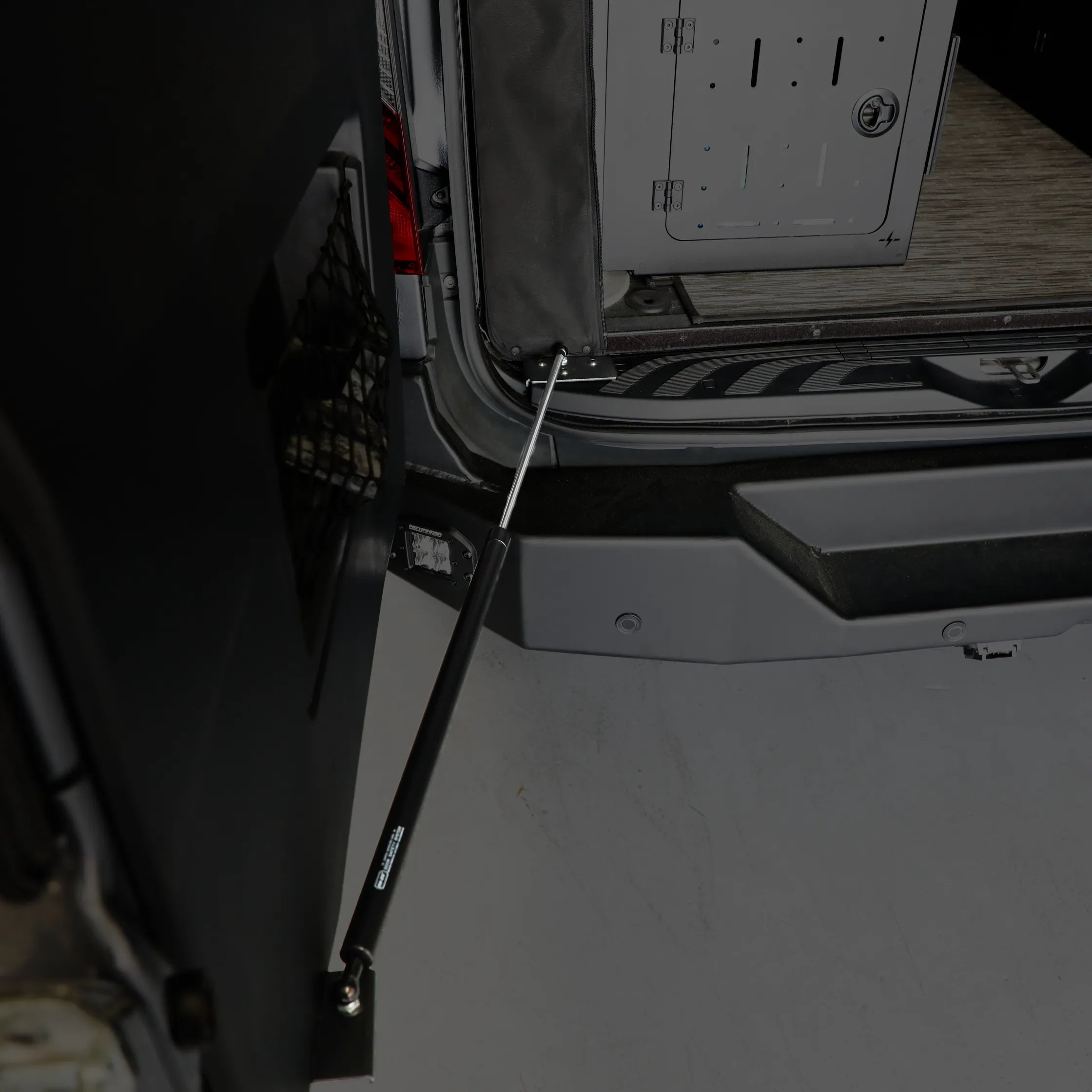 Sprinter NVC3 2007-2018 Door Struts : Stop-Stay Rear
