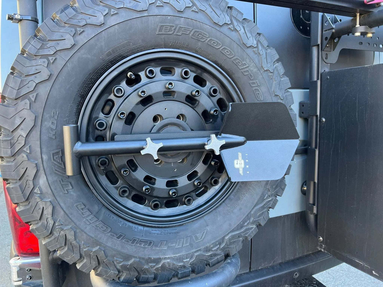 Expedition Handle 2.0 mounted on rear tire carrier