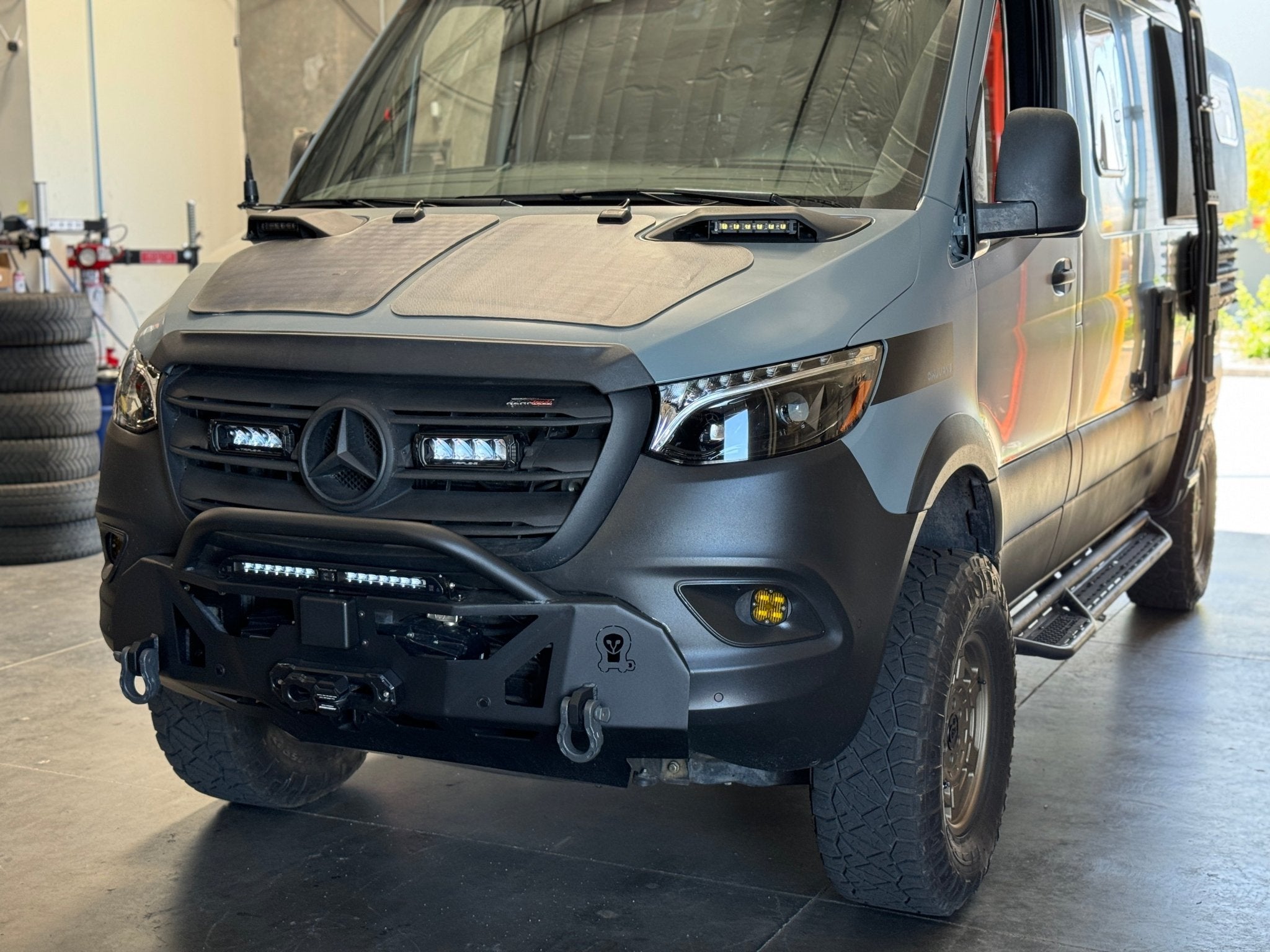 LED driving light: Triple R Sentinel 7
